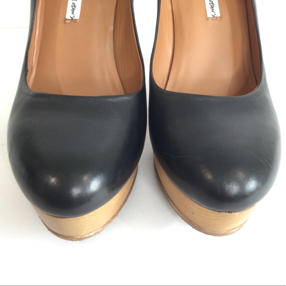 Leather Round Toe Carved Flower Heels - Picture 9 of 9